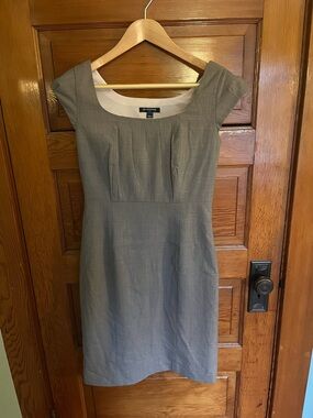 Banana Republic Gray Cap-Sleeve Sheath Dress with Scoop Neckline